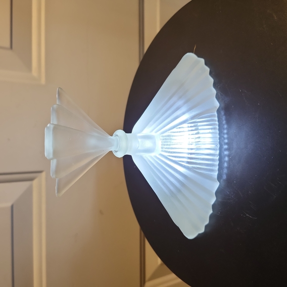 Silvestri Frosted Satin Glass Art Deco Perfume Bottle w/ Stopper - Picture 6 of 14